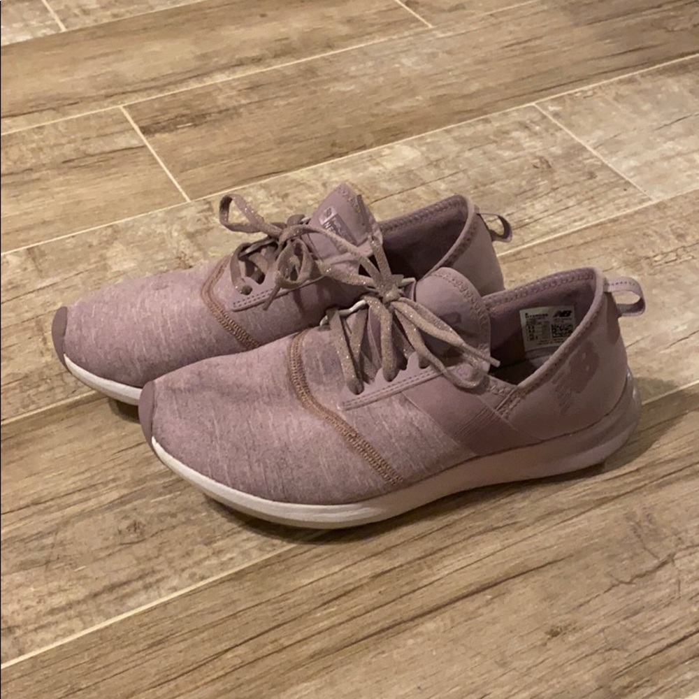 New Balance tennis shoes